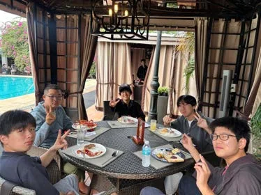 ダイニングでの食事の時間