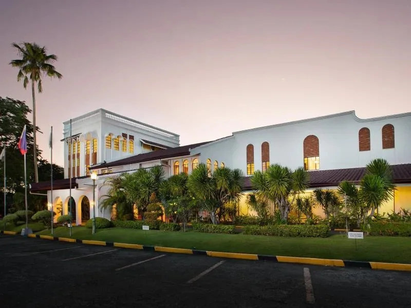 Montebello Villa Hotelの外観