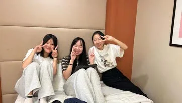 仲間と過ごすホテル寮の一例