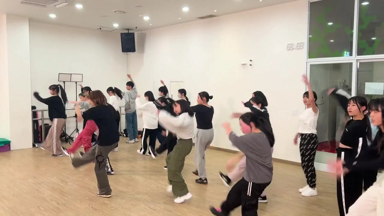 K-POPダンスに挑戦
