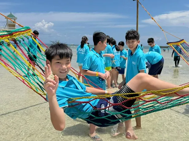海辺で楽しむグループアクティビティ