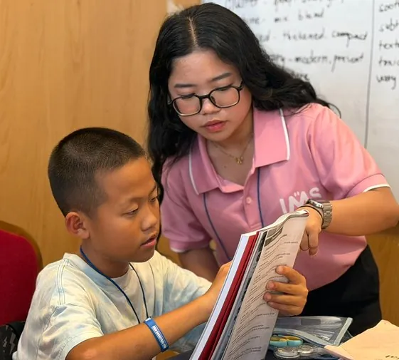 先生と一緒に取り組むマンツーマンの学習