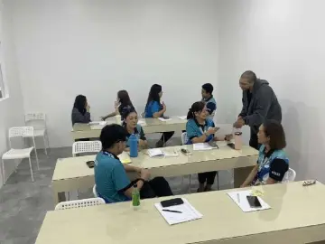 TALK Academy Clark グループ授業