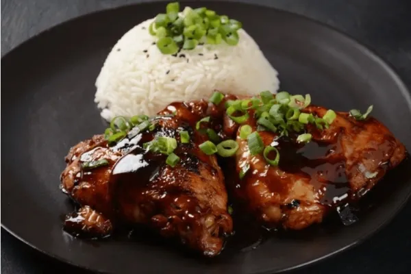 これだけは、絶対に食べたい!!フィリピン料理 10選|1. アドボ (Adobo)