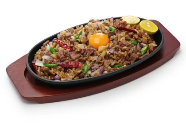 これだけは、絶対に食べたい!!フィリピン料理 10選|4. シシグ (Sisig)